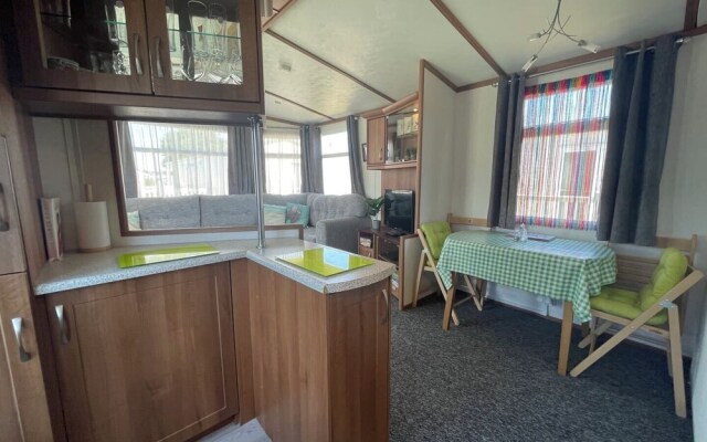 27 Tower View Pevensey Bay Holiday Park Beach