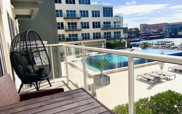 Breathtaking 2 Bedroom Apartment with Harbor View