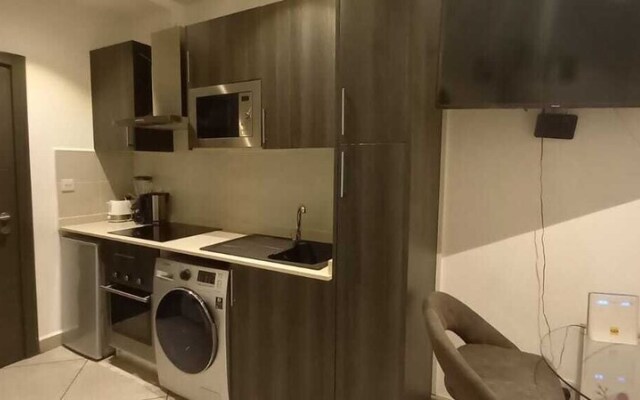 Bizzi studio ad Legationis Hortos