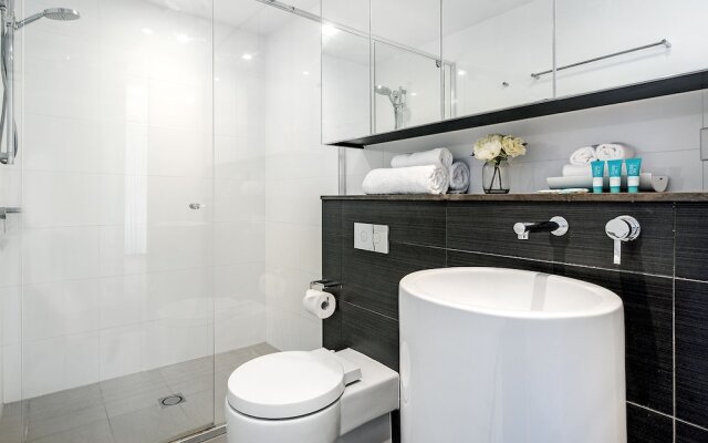 Oracle Sleek & Stylish 2 Bedroom Ocean View