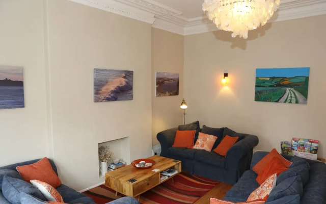 The Waves: Yorkshire Coast B&B