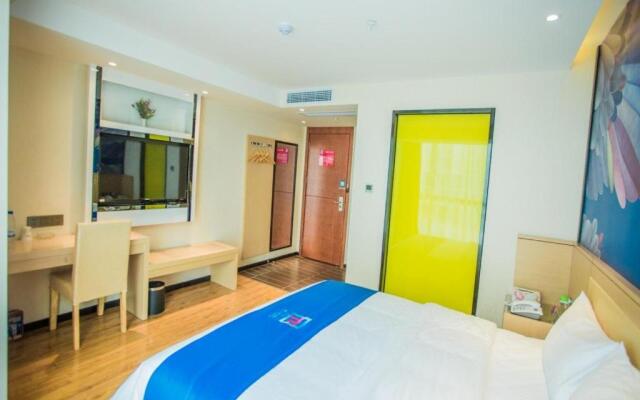 Pai Hotel Guiyang North Railway Station