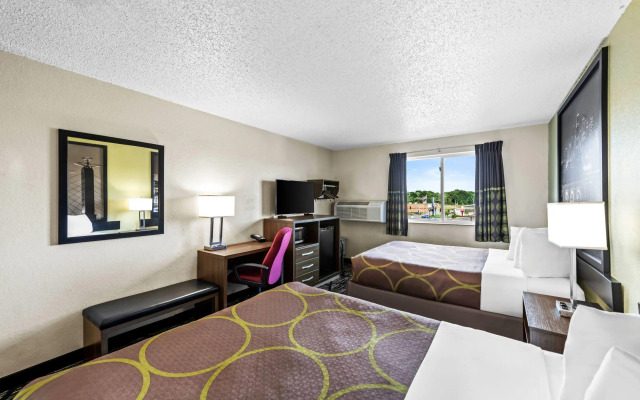 Super 8 by Wyndham Independence Kansas City