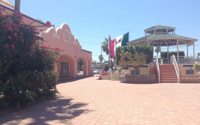 Los Jitos Hotel & Suites