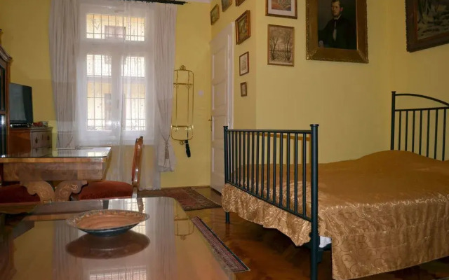Central Market Apartment