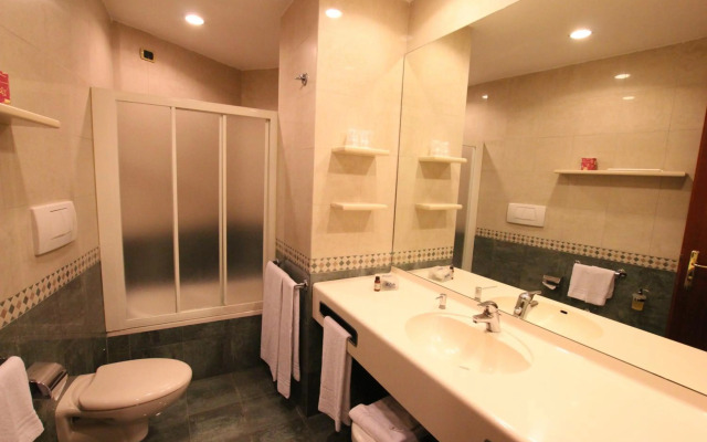 Mokinba Hotels King