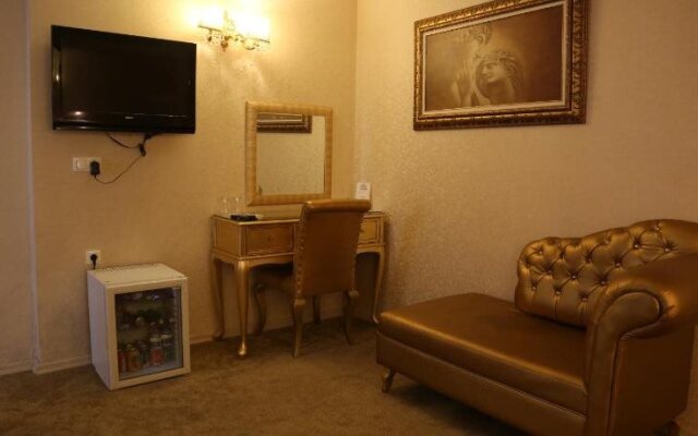 Golden Boutique Hotel