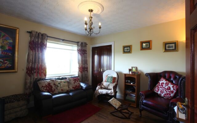 Captivating 8-bed House in Antrim