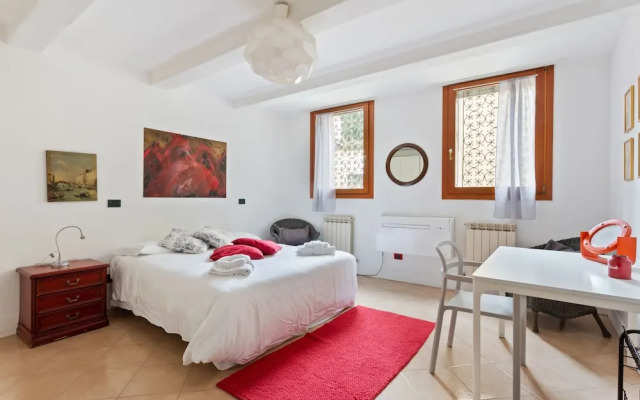 Riva Di Biasio Lovely Flat