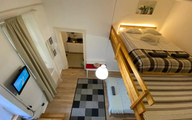 Nefelejcs near the Keleti railway station