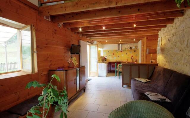 Gîte Saint-André-d'Apchon, 1 pièce, 2 personnes - FR-1-496-23