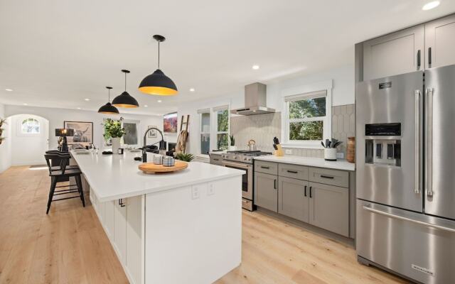 Elegant Old Town Charm – Walk to Csu and Downtown