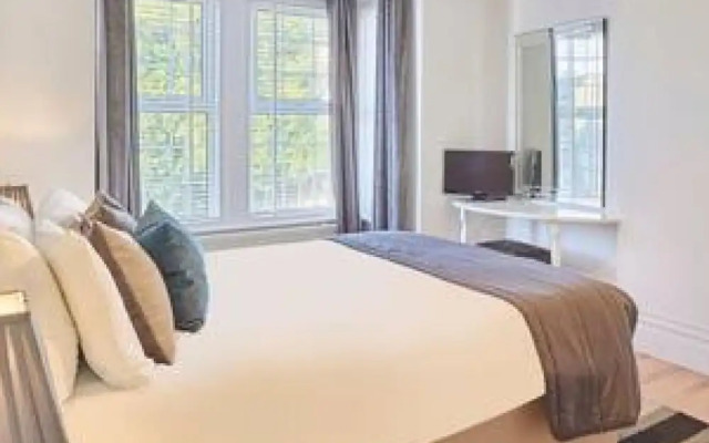 Host Stay Grosvenor Hill