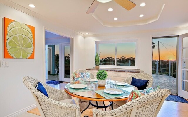 1185 Tamarack 4 Bedroom Home by RedAwning