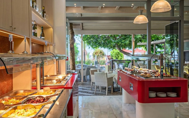 Kyma Suites Beach Hotel