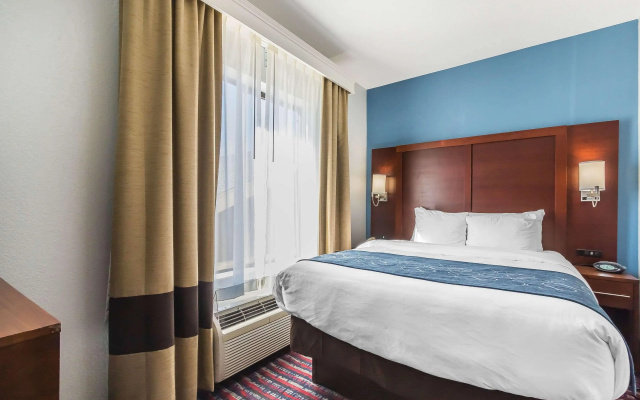 Comfort Suites St Charles - St Louis