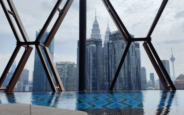 Scarletz Suites KLCC by Mykey