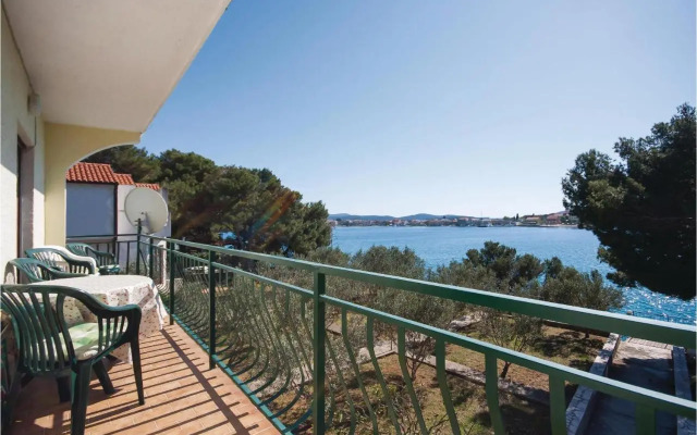 Three-Bedroom Apartment in Brodarica