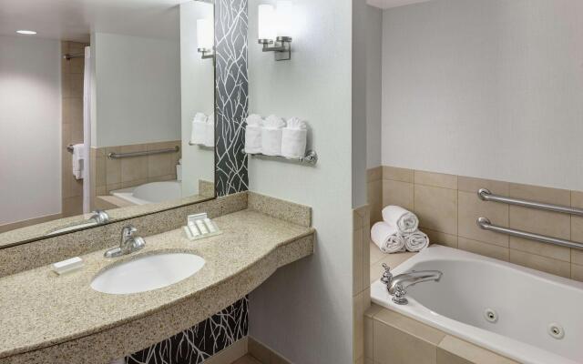Hilton Garden Inn Naperville/Warrenville
