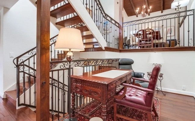 Sbtc161 3 Bedroom Condo