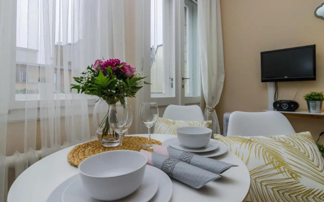 Old Town Studio Apartment