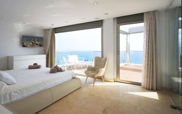 Villa - 5 Bedrooms with Pool, WiFi and Sea views - 105009