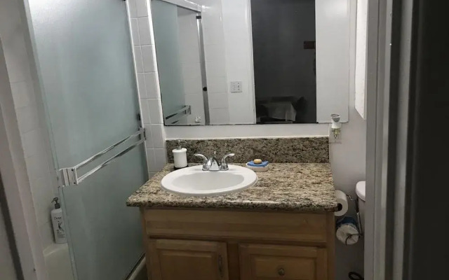Entire 3 Bedrooms Guest House Close Beach Downtown