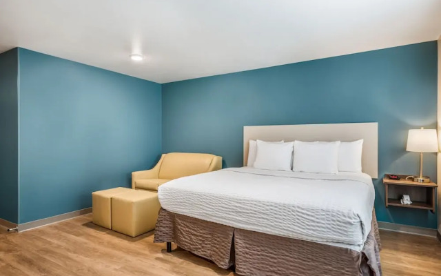 WoodSpring Suites Chicago Addison