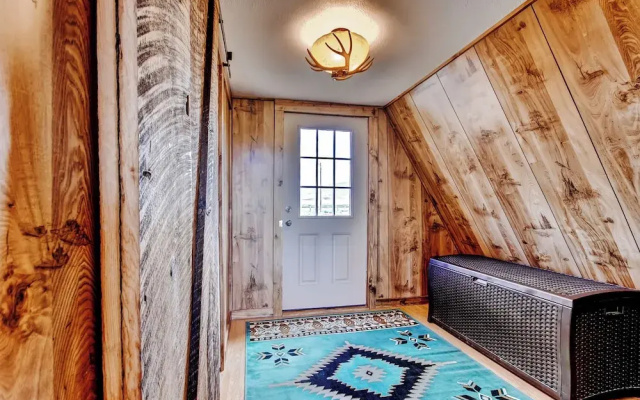 Secluded & Cozy Antimony Cabin w/ Fire Pit