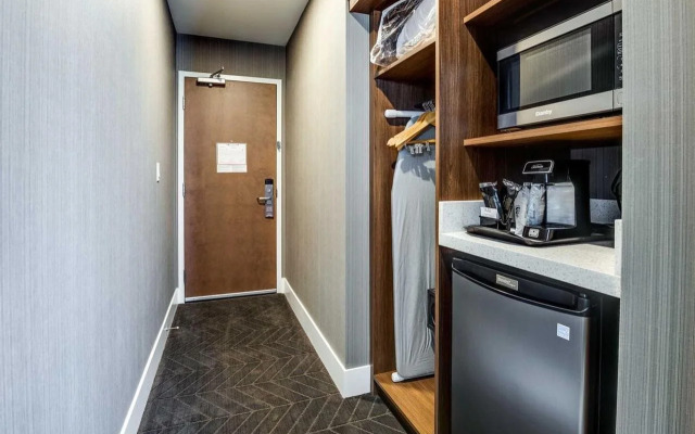 Sandman Signature Saskatoon South Hotel