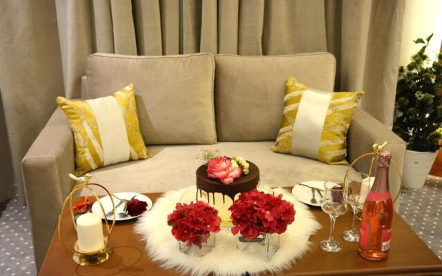 E1 Hotel