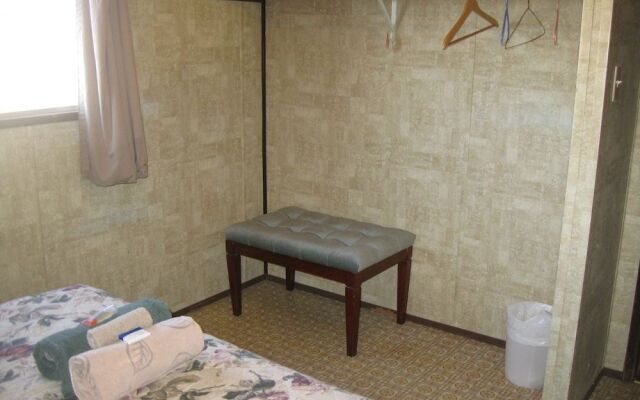 1202 Motor Inn