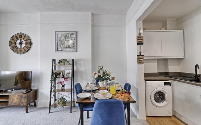 Lovely 2bed Apartment in Westcliff-on-sea!