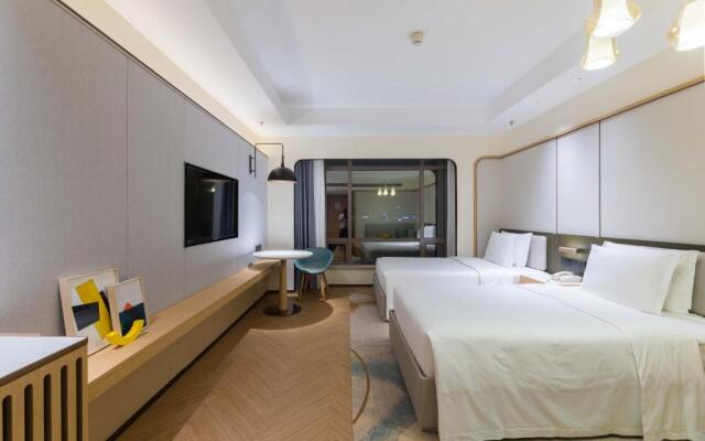 Holiday Inn Chongqing Guanyinqiao, an IHG Hotel