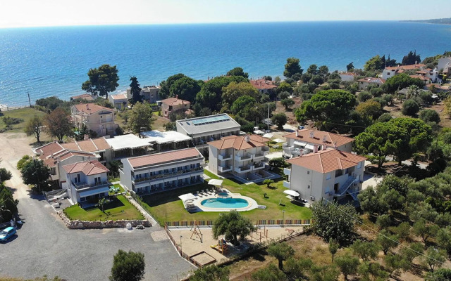 Finikas Garden Beach Resort Nikiti