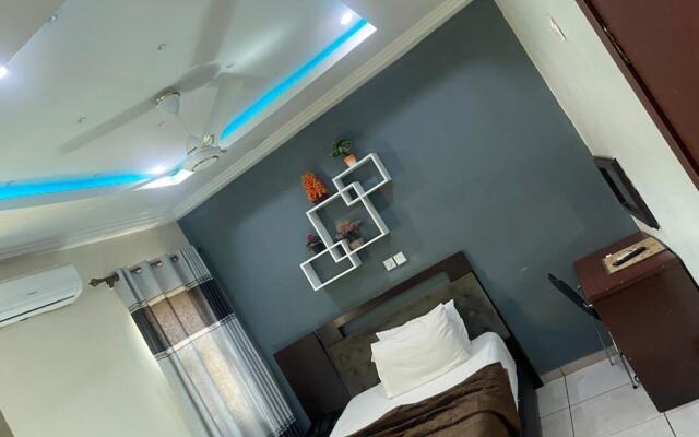 Ultimate Hotel