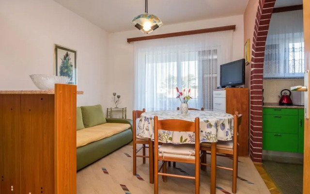 Apartments in House Liveric, in Vir at the Beach