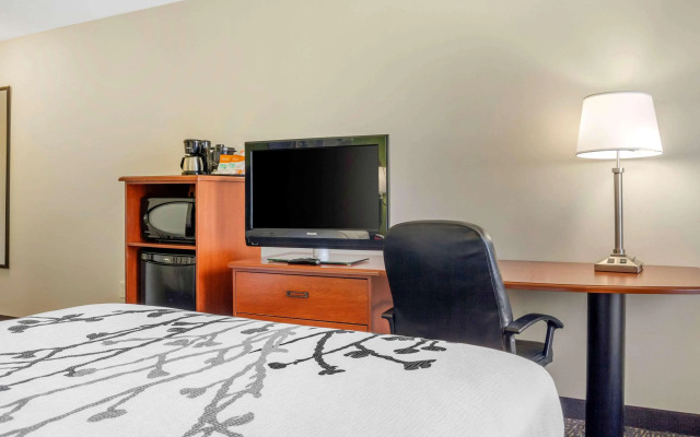 Sleep Inn & Suites Milwaukee Airport