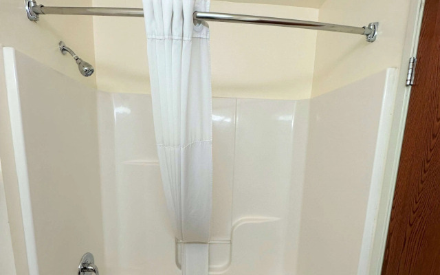 Super 8 by Wyndham Topeka at Forbes Landing