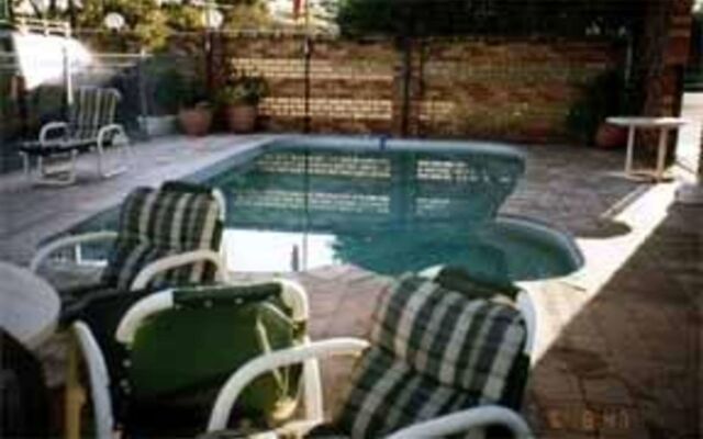 Quality Inn Parkes International