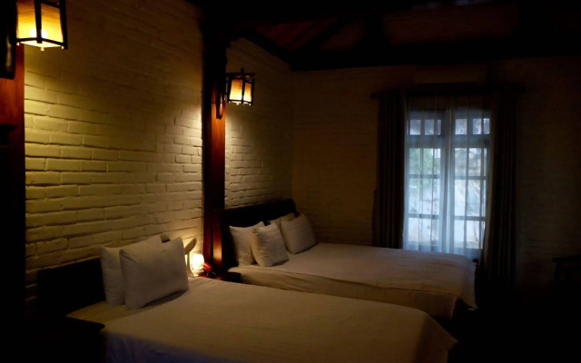 Mua Caves Ecolodge