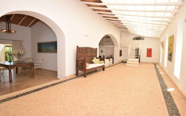 Coastal Retreat With Private Pool