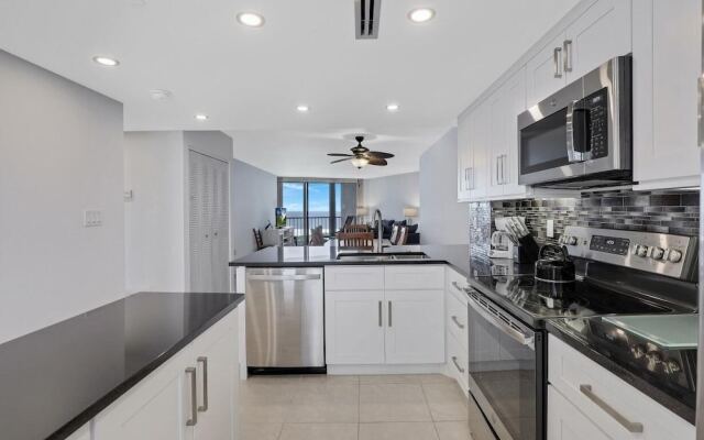 Beachfront Condo With Pool and Balcony Facing Beach