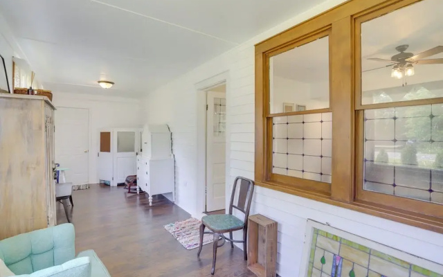 South Haven Farmhouse w/ Fire Pit, 4 Mi to Beach!