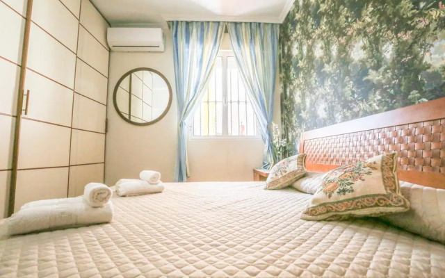 JUDERIA CENTER PREMIUM SUITES FREE Parking