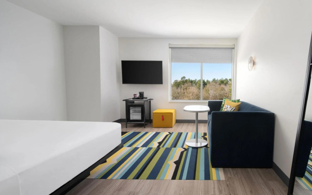 Aloft Houston Shenandoah