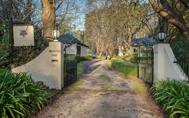 Moulton Park Homestead