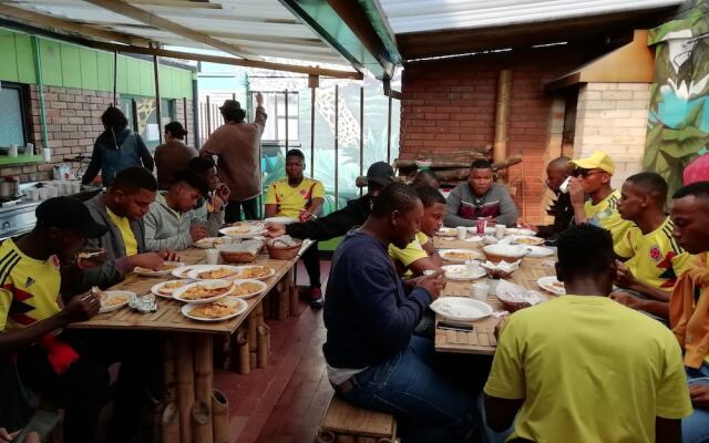 Hostal Café San Bernabe - Hostel