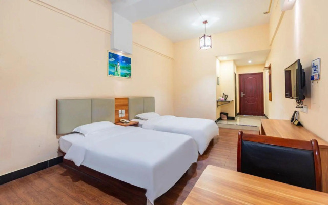 Hello Light Hotel（Zhuhai Chinatown Market）