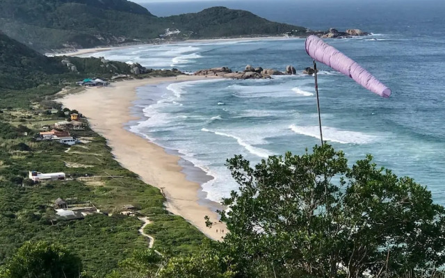 Nomades Riverside - Adventure Hostels & Coworking